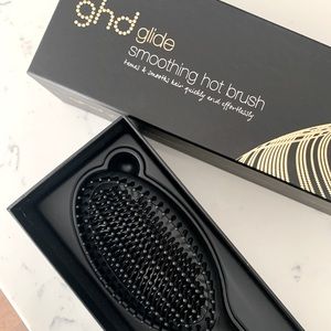 SOLD - Ghd Glide smoothing Hot Brush
